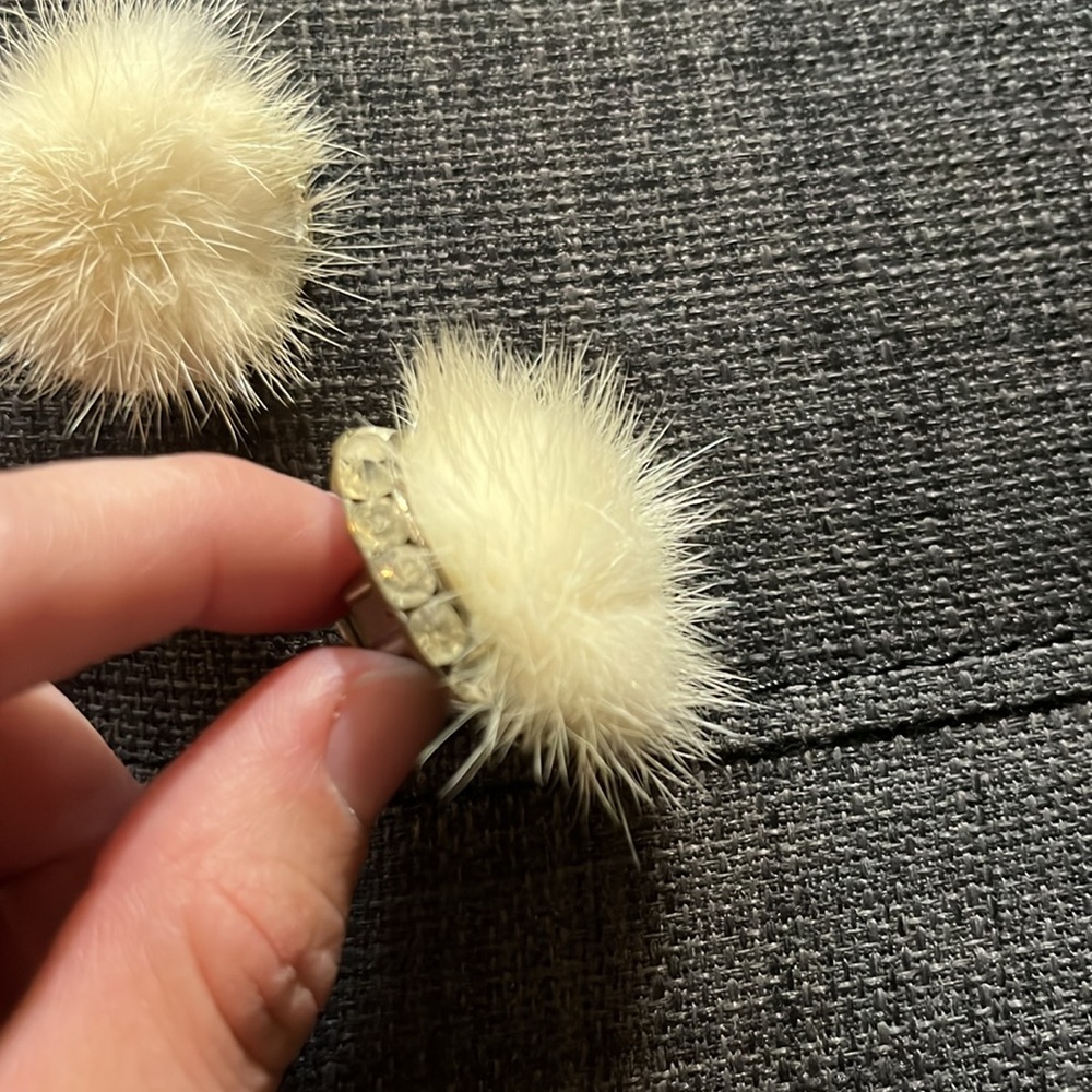Vintage Cream Fur Pom-Pom Clip-on Earrings - Picture 3 of 15
